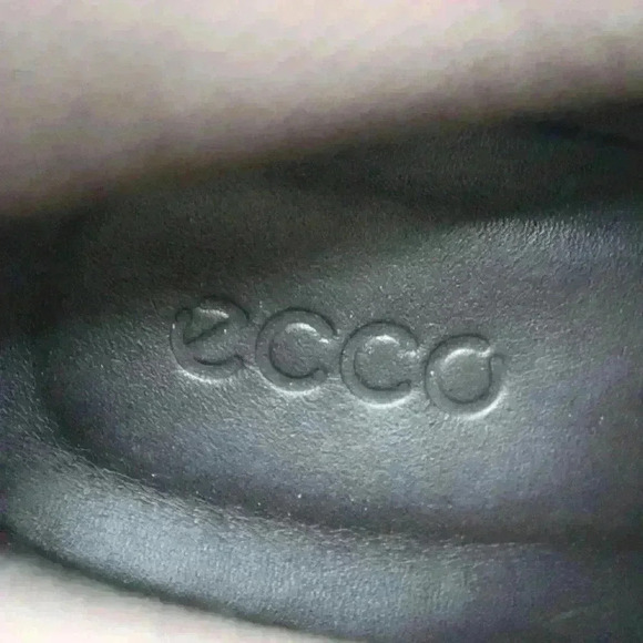 Ecco Women's Taupe Leather Side Zip Up Ankle Boots - Picture 9 of 11